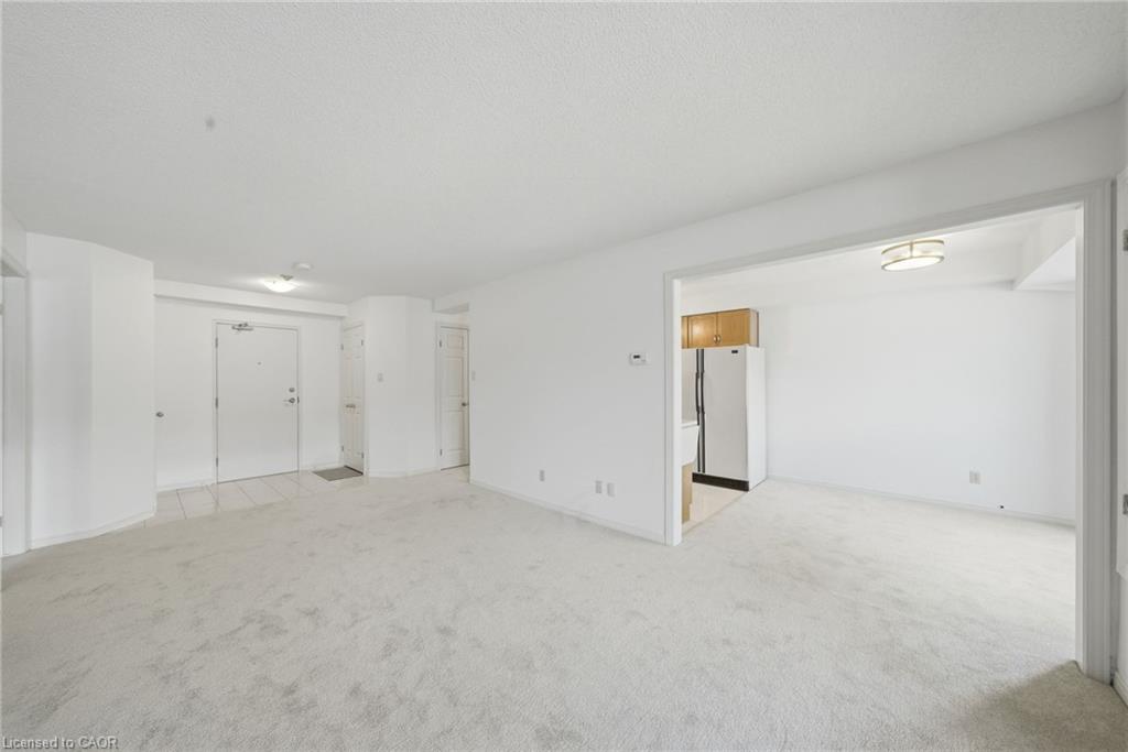 303-416 Limeridge Road E Property Photo 10