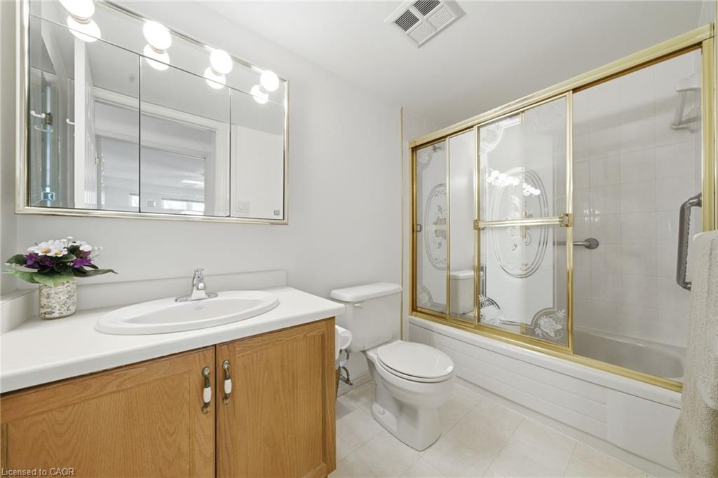 303-416 Limeridge Road E Property Photo 28