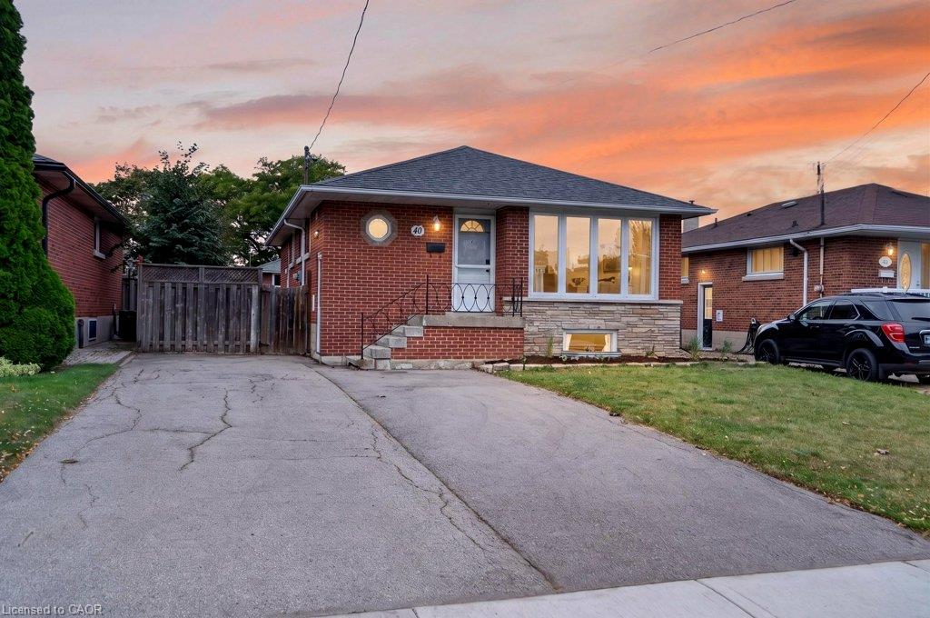 40 Clarendon Avenue Property Photo 1