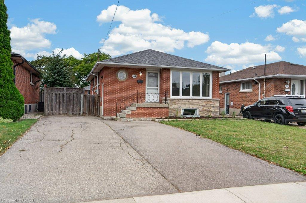 40 Clarendon Avenue Property Photo 2