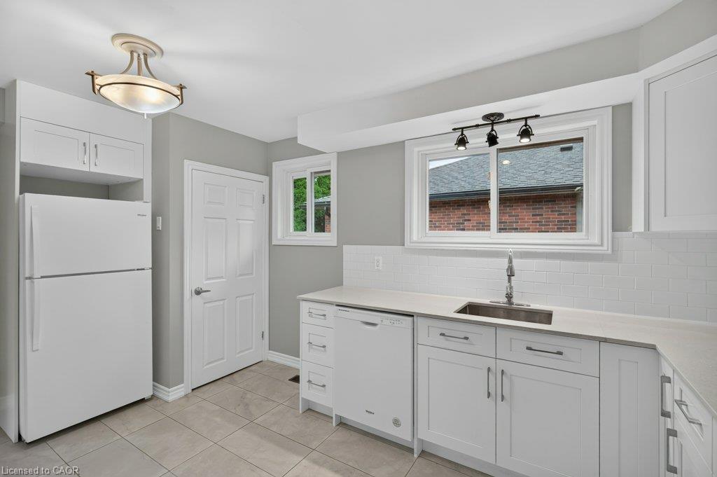40 Clarendon Avenue Property Photo 9