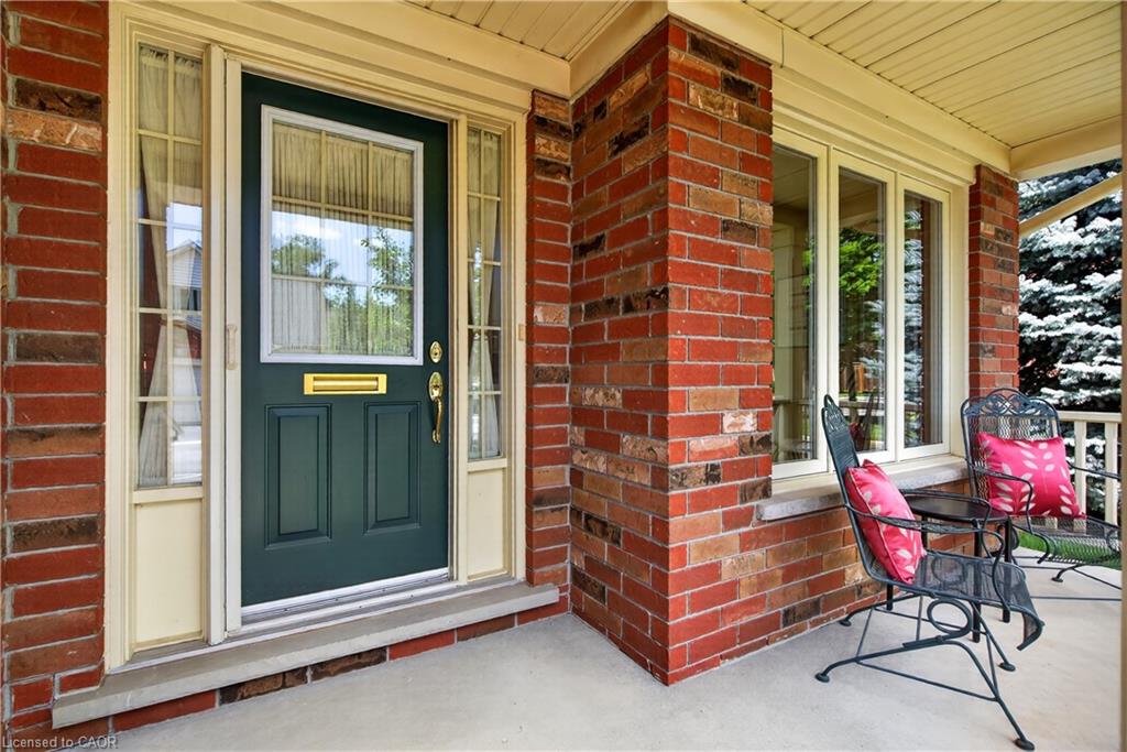 2-581 Dynes Road Property Photo 5