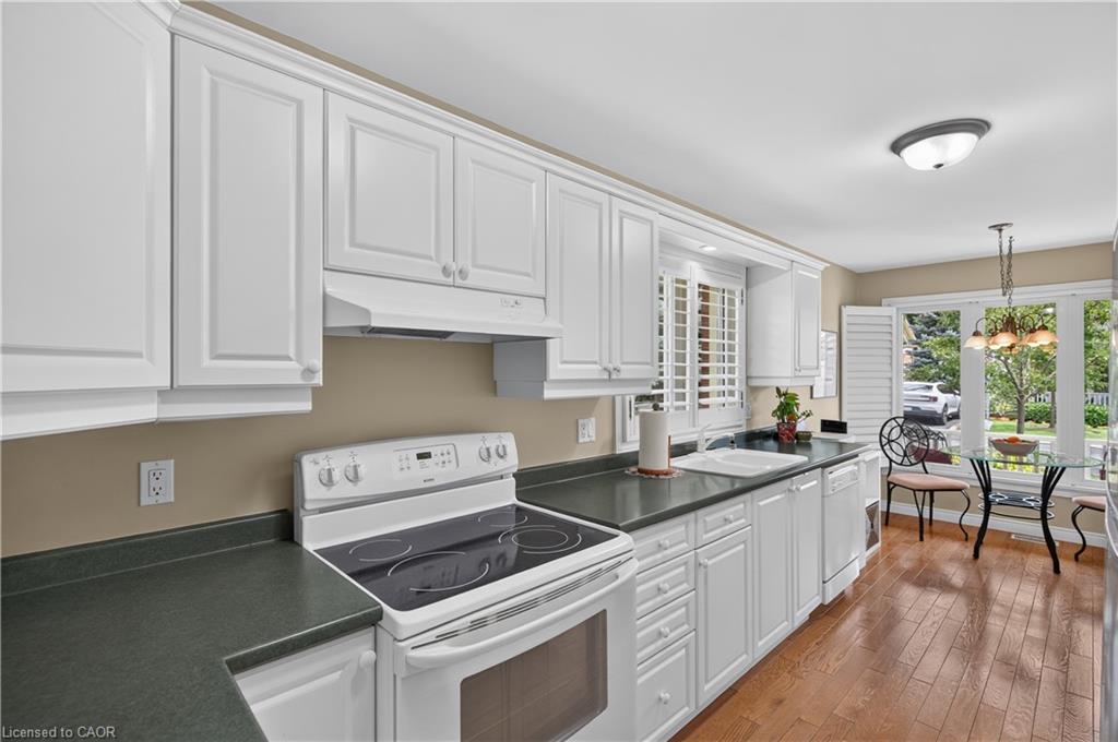 2-581 Dynes Road Property Photo 15