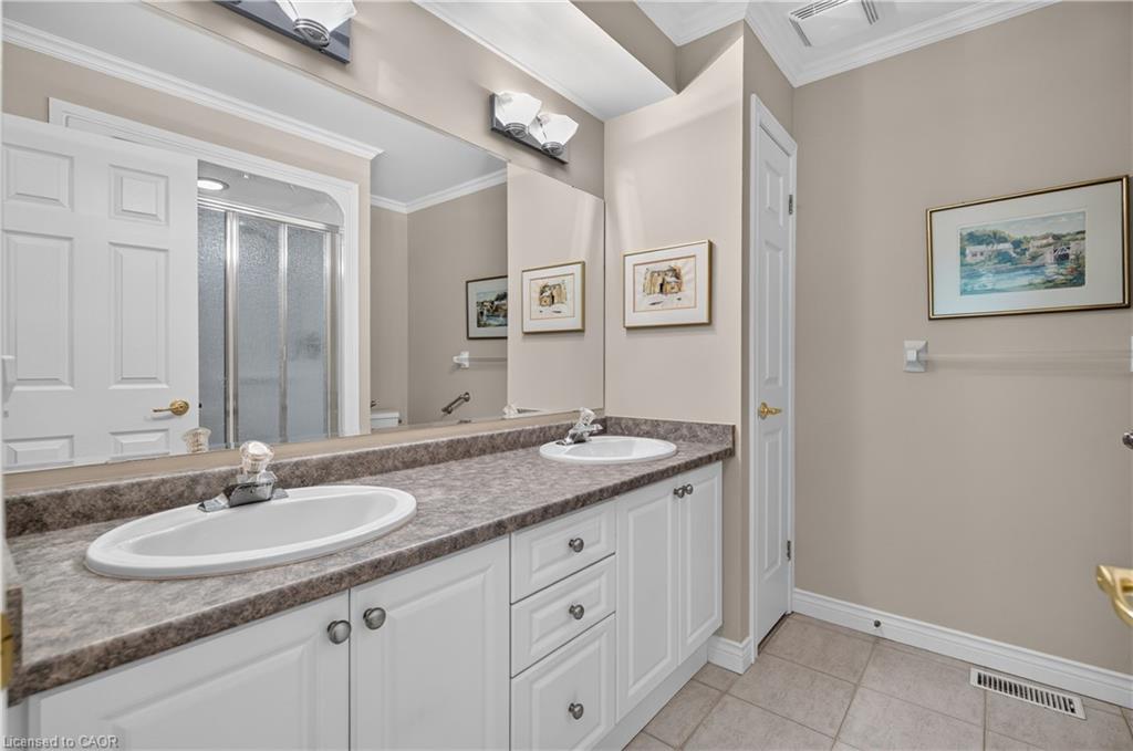2-581 Dynes Road Property Photo 28