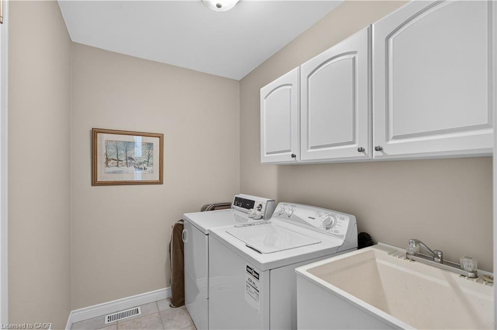 2-581 Dynes Road Property Photo 39