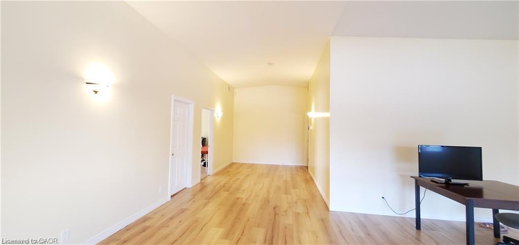1615 Highland Road W Property Photo 3