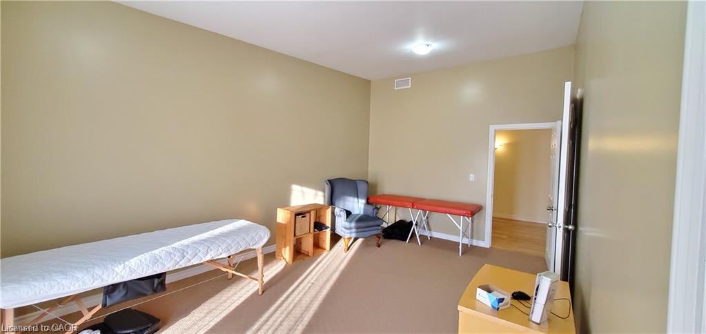 1615 Highland Road W Property Photo 14