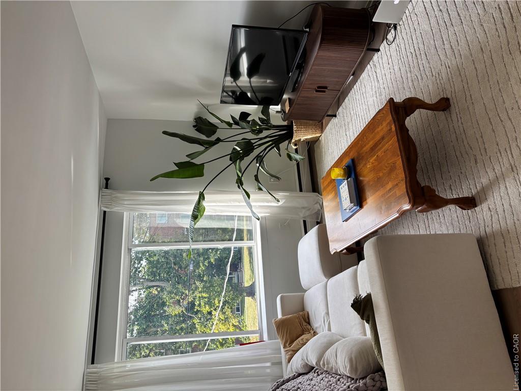 4-2160 Ghent Avenue Property Photo 1