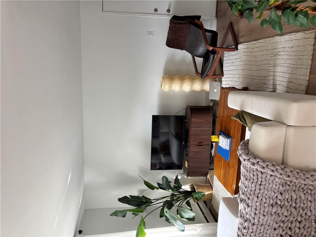 4-2160 Ghent Avenue Property Photo 2