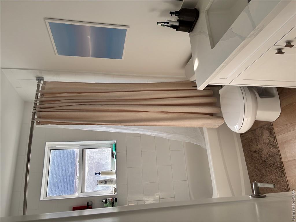 4-2160 Ghent Avenue Property Photo 6
