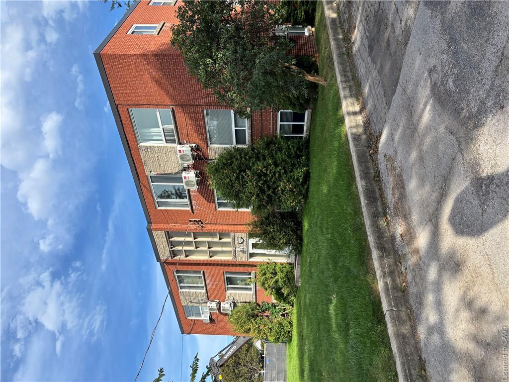 4-2160 Ghent Avenue Property Photo 11