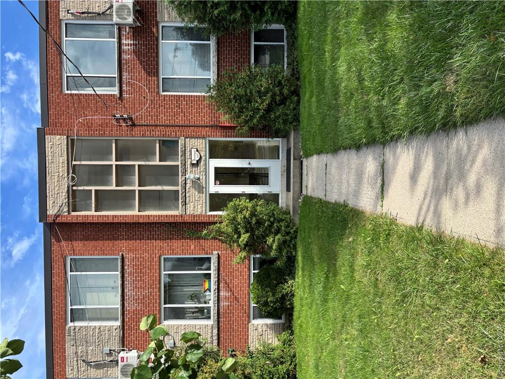4-2160 Ghent Avenue Property Photo 15