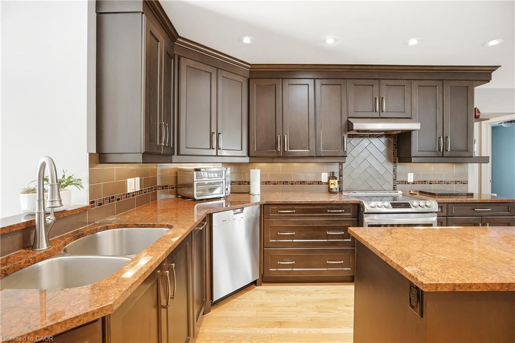 310 Aqueduct Street Property Photo 12