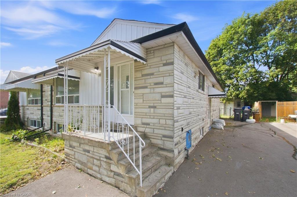14 Avondale Boulevard Property Photo 3