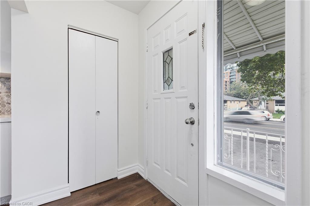 14 Avondale Boulevard Property Photo 7
