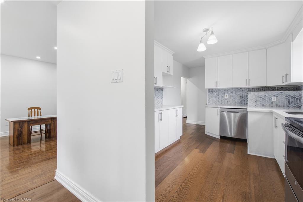 14 Avondale Boulevard Property Photo 8