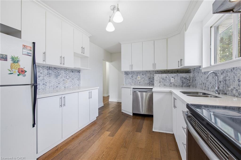 14 Avondale Boulevard Property Photo 9