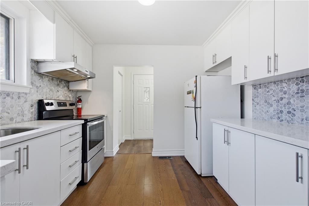 14 Avondale Boulevard Property Photo 12
