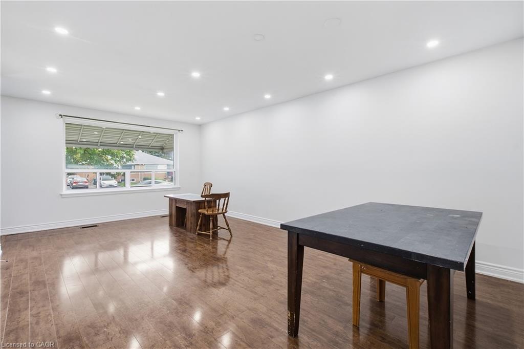 14 Avondale Boulevard Property Photo 13