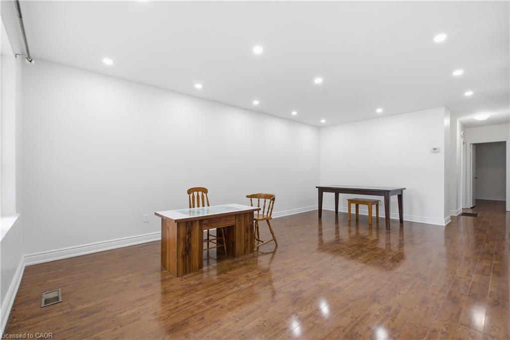 14 Avondale Boulevard Property Photo 14