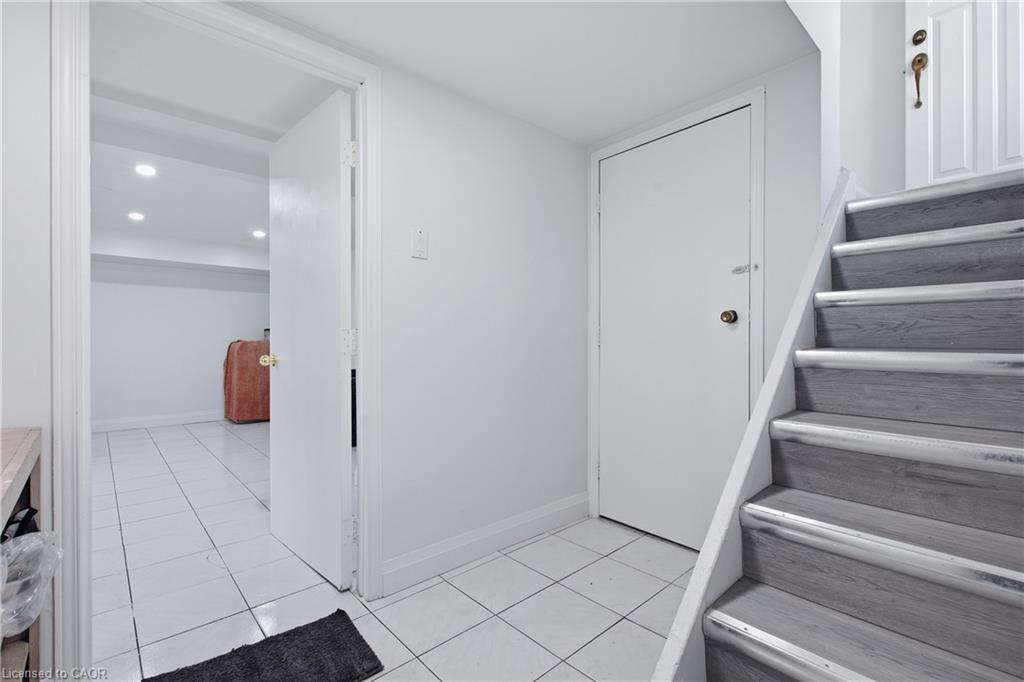 14 Avondale Boulevard Property Photo 27