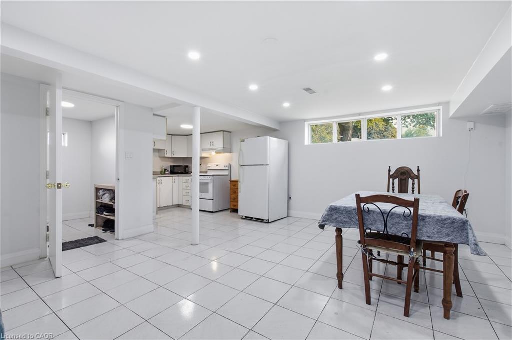 14 Avondale Boulevard Property Photo 28