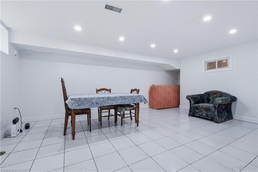14 Avondale Boulevard Property Photo 31