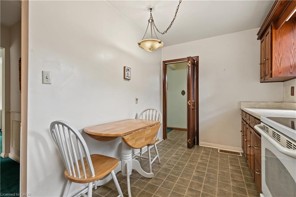 794 Brucedale Avenue E Property Photo 12
