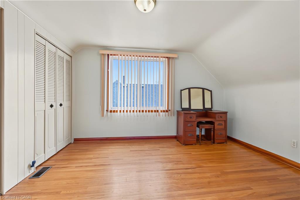 794 Brucedale Avenue E Property Photo 17