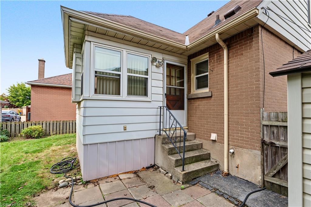 794 Brucedale Avenue E Property Photo 28