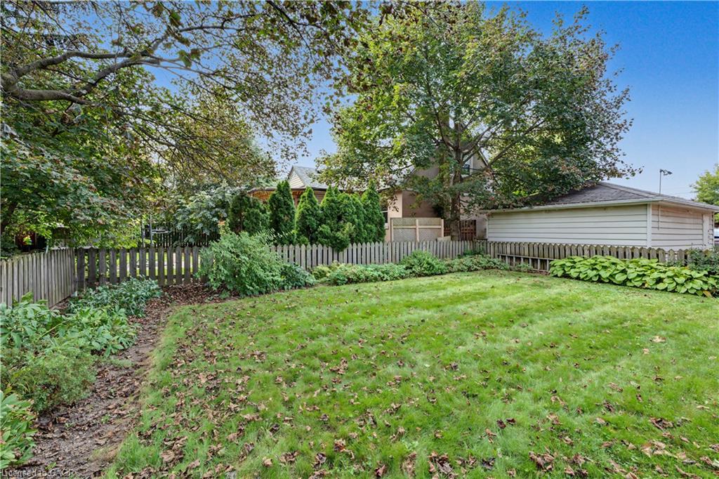 794 Brucedale Avenue E Property Photo 32