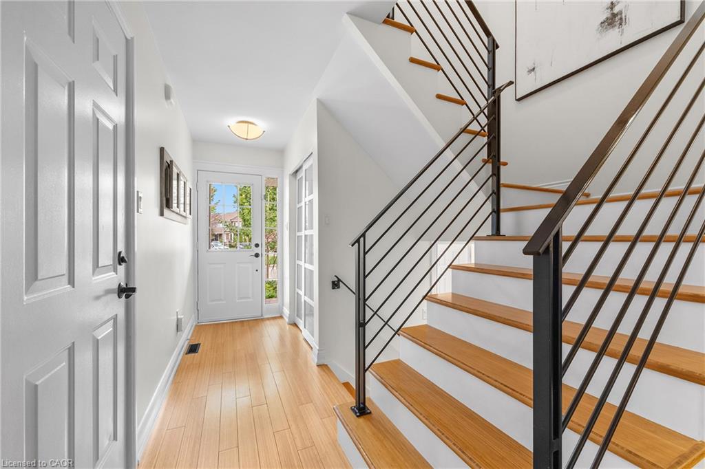 2495 Wooden Hill Circle Property Photo 4