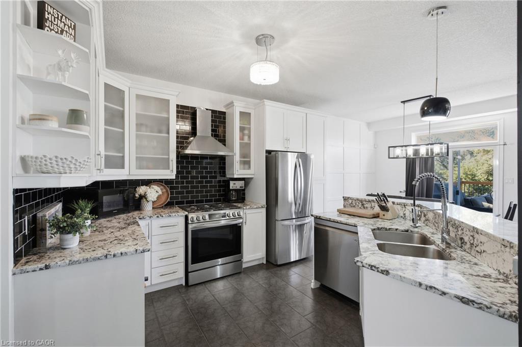 139 Stoneglen Way Property Photo 11
