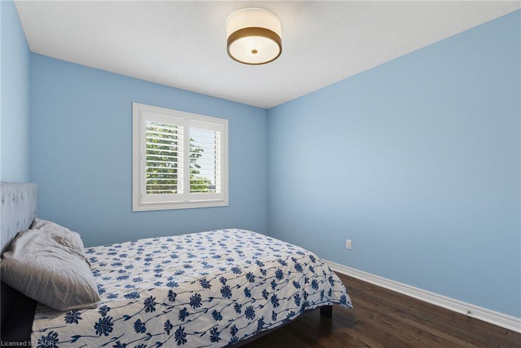 2092 English Crescent Property Photo 15
