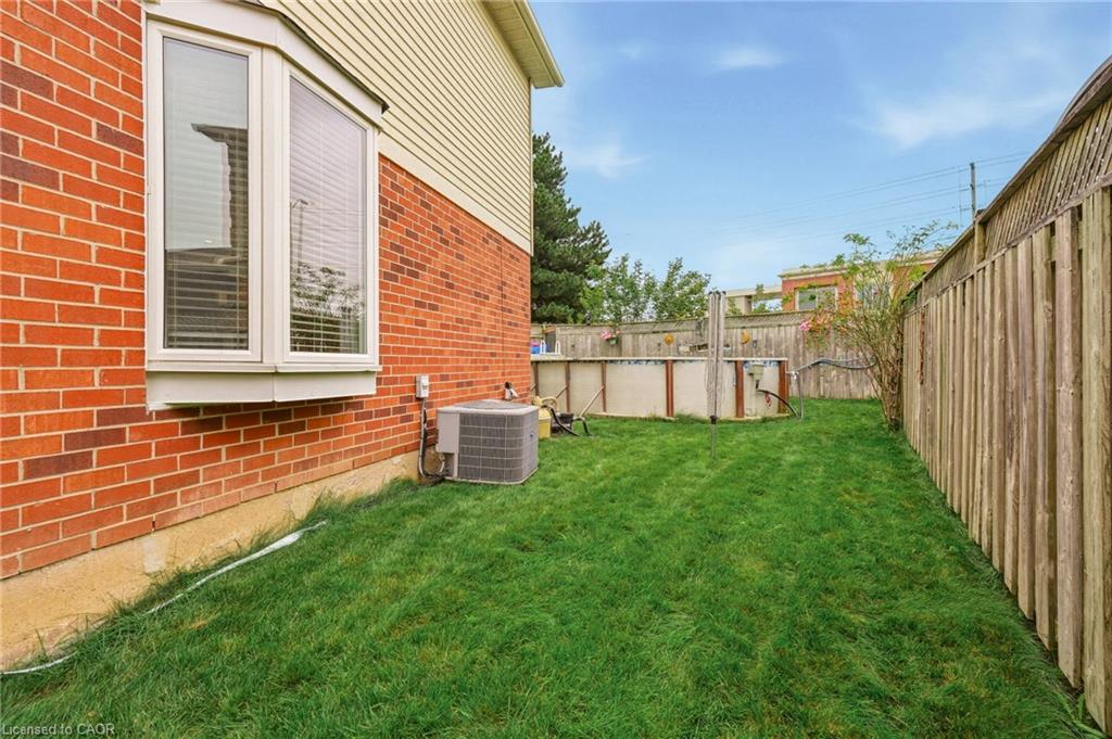 607 Clover Park Crescent Property Photo 40
