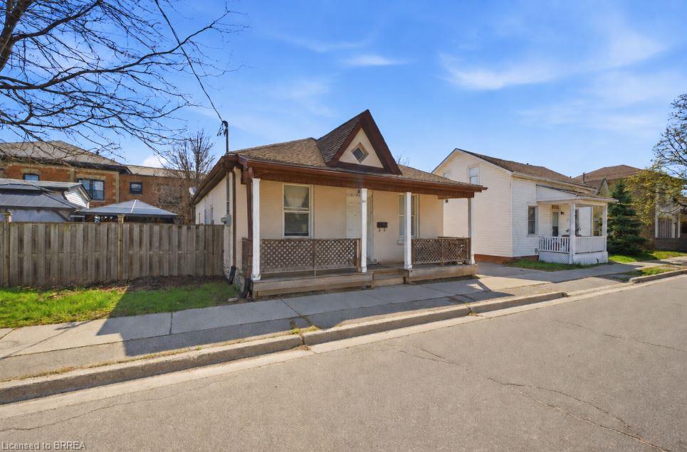 103 Queen Street Property Photo 2