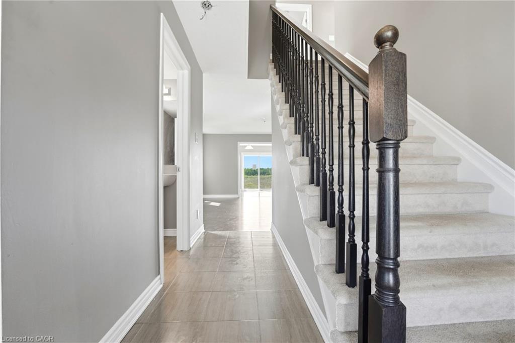 325 Sweetclover Way Property Photo 4