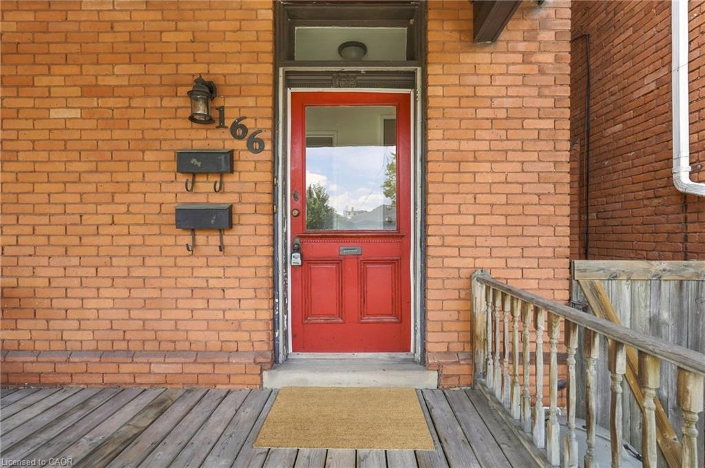 166 Emerald Street S Property Photo 2
