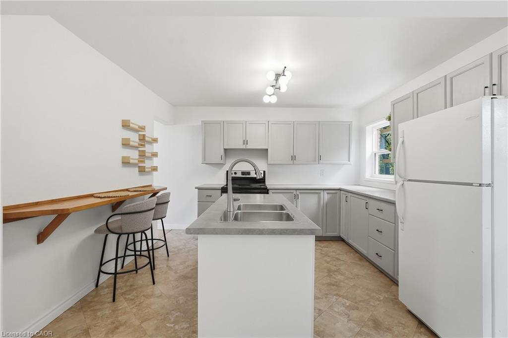 166 Emerald Street S Property Photo 12