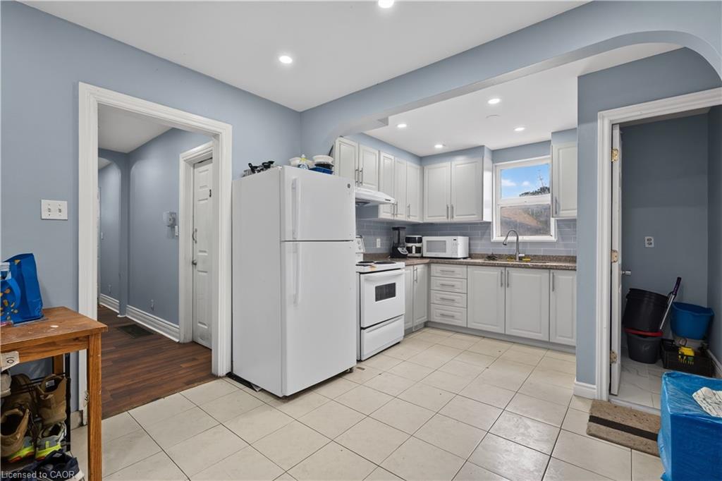241 West 5th Street Property Photo 9