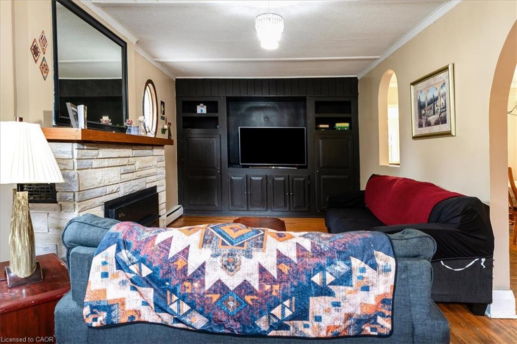 167 Church Street W Property Photo 8