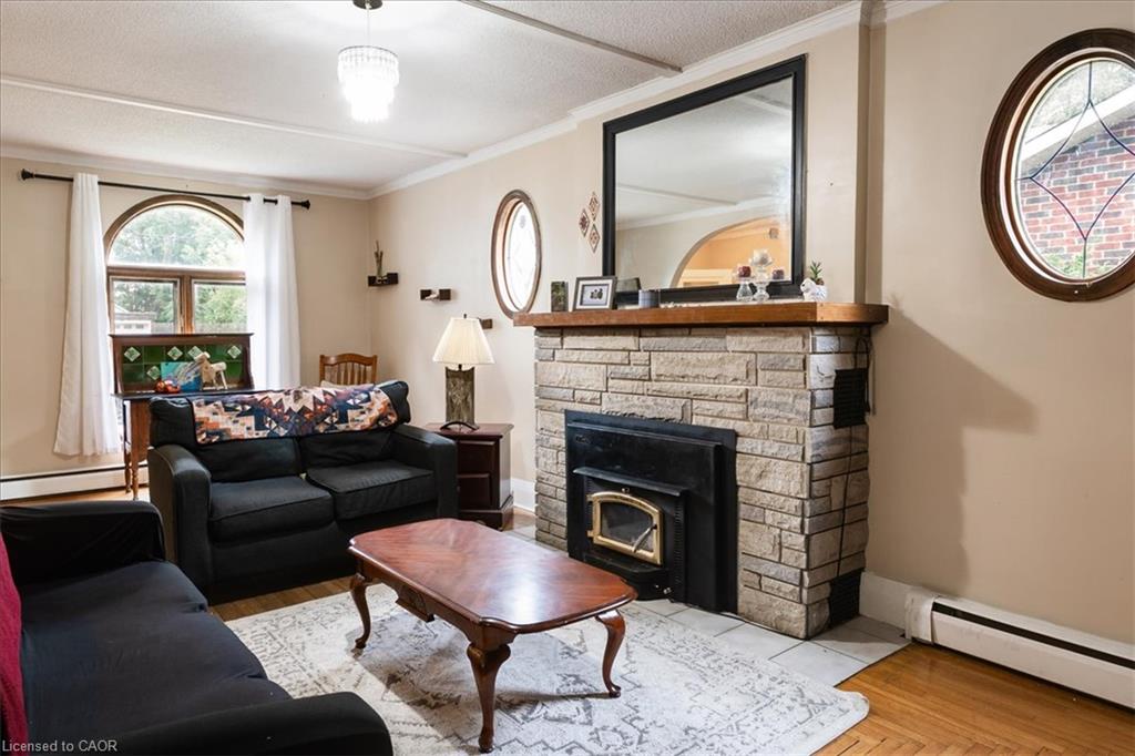 167 Church Street W Property Photo 9