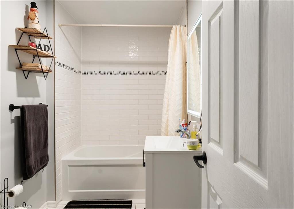 167 Church Street W Property Photo 15