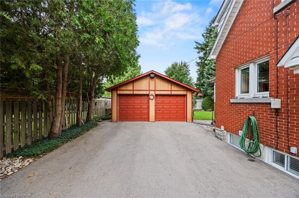 164 Sheldon Avenue N Property Photo 31