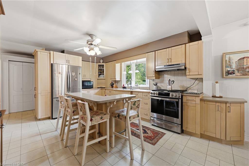 4 Kew Court Property Photo 11