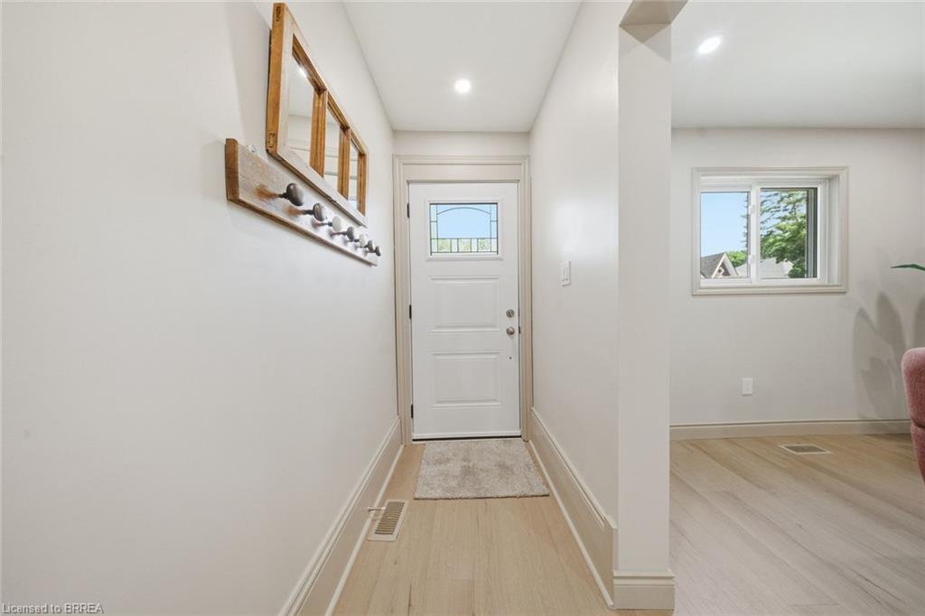 14 Bond Street Property Photo 4