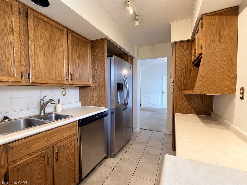 705-1415 Ghent Avenue Property Photo 10