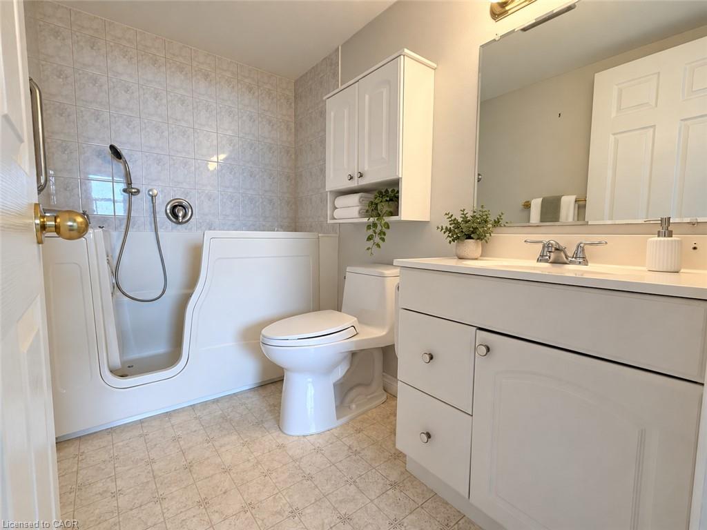 705-1415 Ghent Avenue Property Photo 12