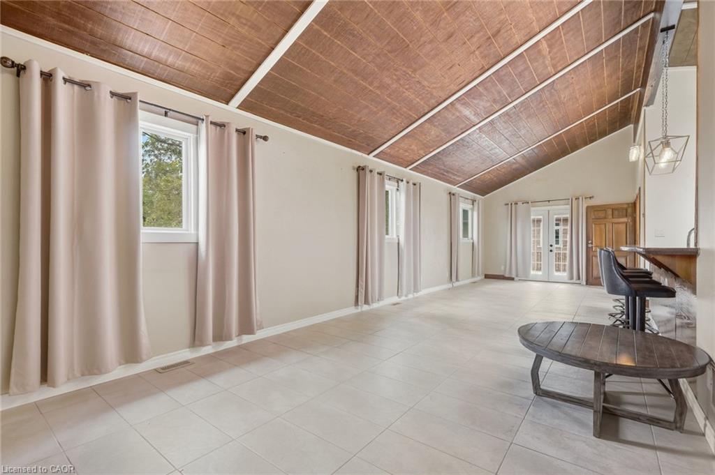 430 Winniett Street Property Photo 2