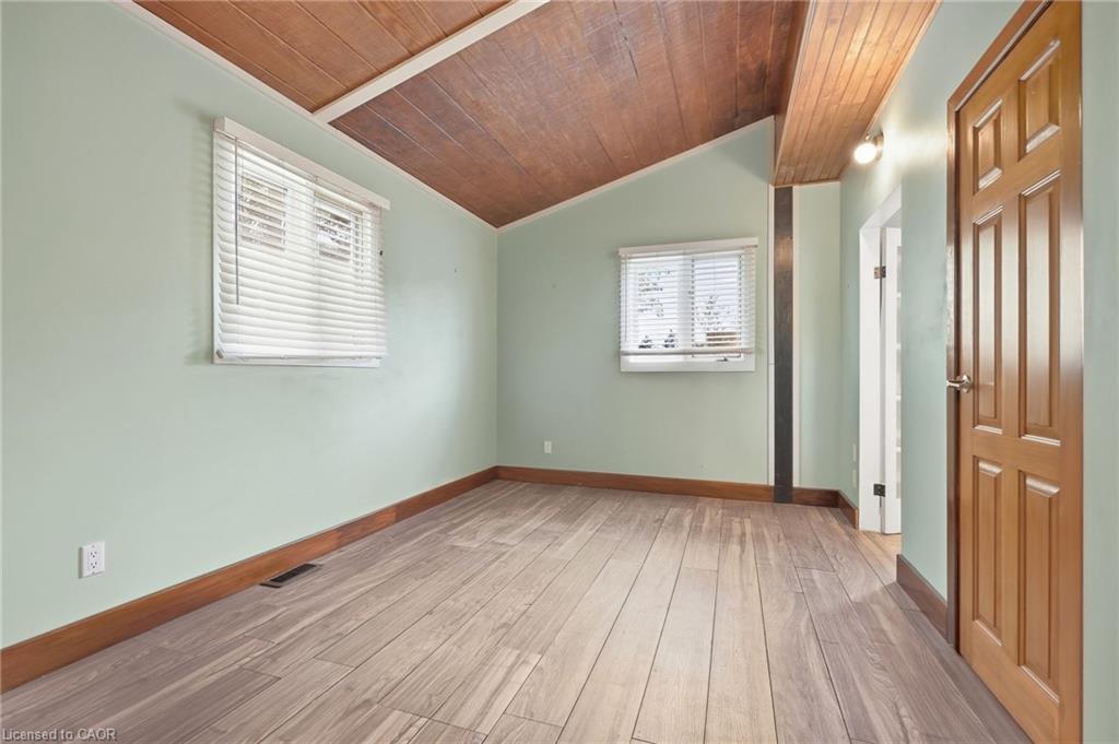 430 Winniett Street Property Photo 11